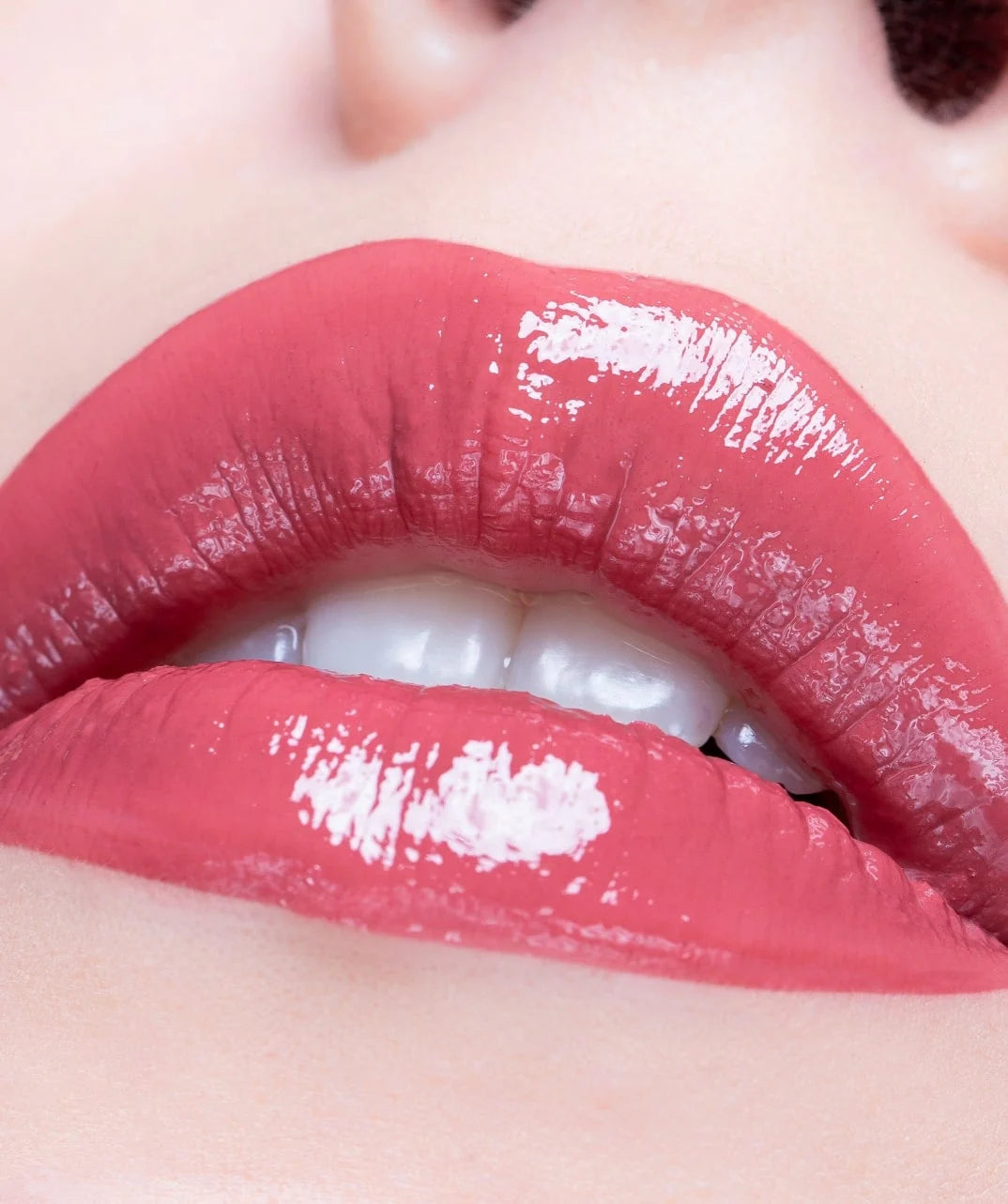 City Beauty City Lips Plumping Lip Gloss crimson